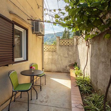 Apartmani Jordana Komiža Zewnętrze zdjęcie