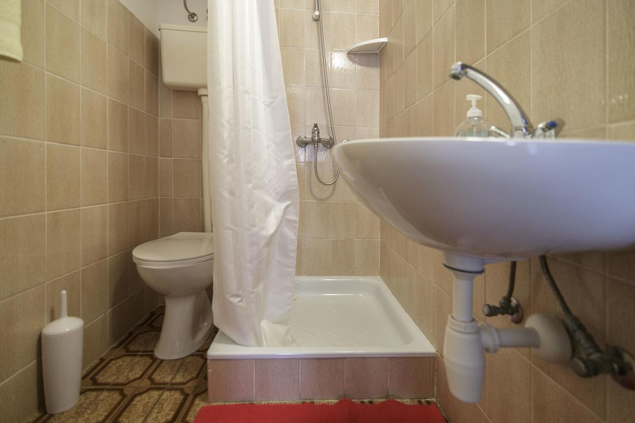 Apartmani Jordana Komiža Zewnętrze zdjęcie