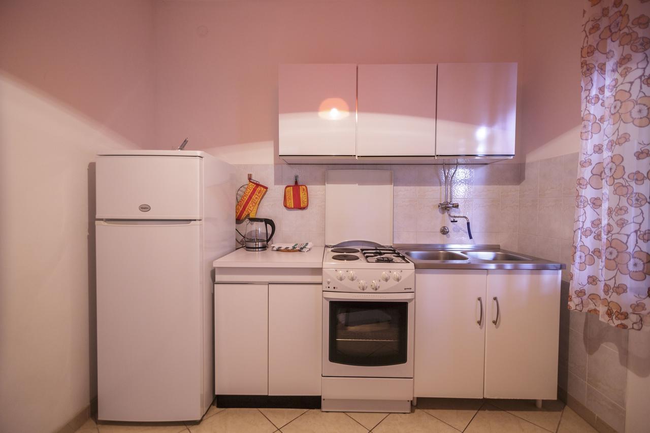 Apartmani Jordana Komiža Zewnętrze zdjęcie