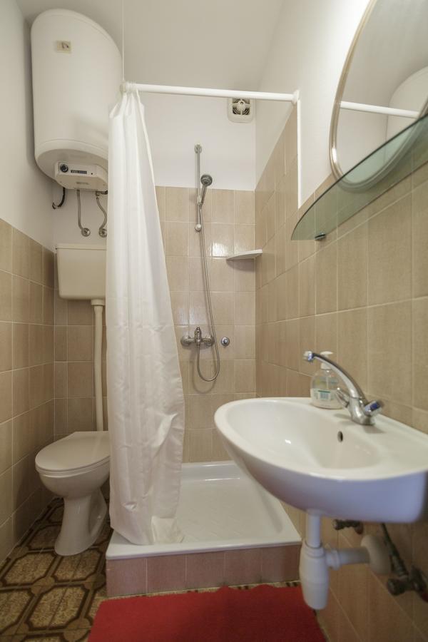 Apartmani Jordana Komiža Zewnętrze zdjęcie