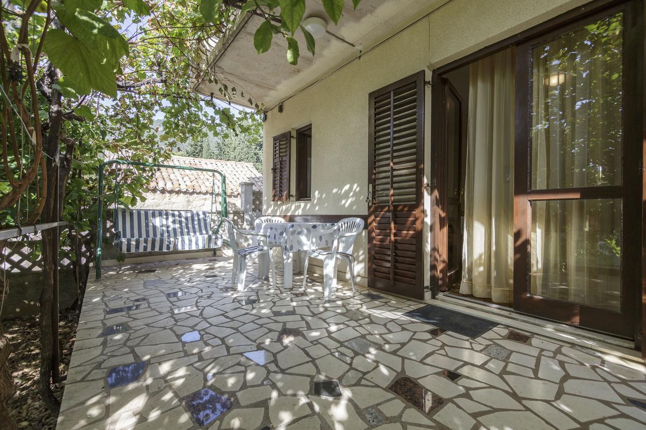 Apartmani Jordana Komiža Zewnętrze zdjęcie