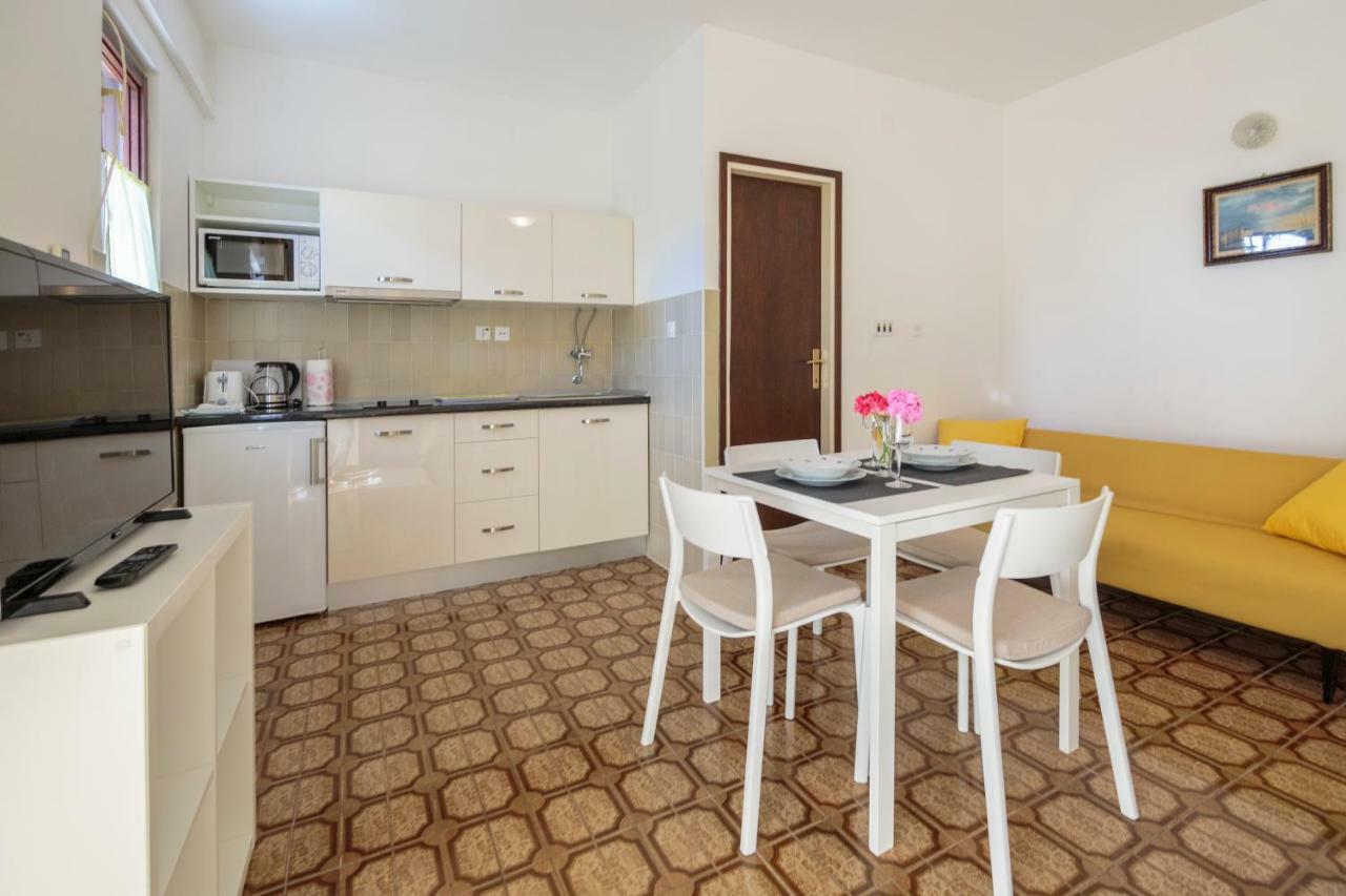 Apartmani Jordana Komiža Zewnętrze zdjęcie